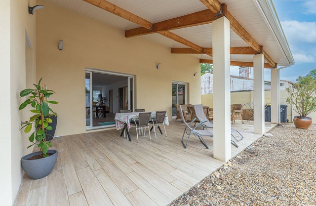 Casa de vacaciones 'Villa Eden' con terraza privada, Wi-Fi y aire acondicionado