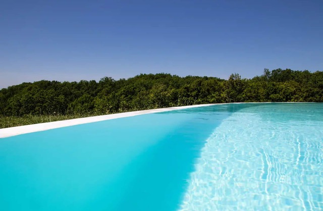 Holiday Home 'Gite De Janis Spa Et Piscine' with Private Pool, Wi-Fi and Air Conditioning