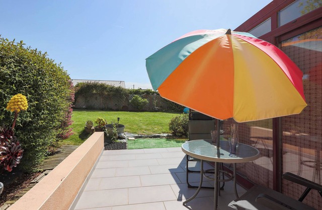 Casa de vacaciones 'Gîte Proche Mer 800 M' con terraza privada, jardín compartido y Wi-Fi