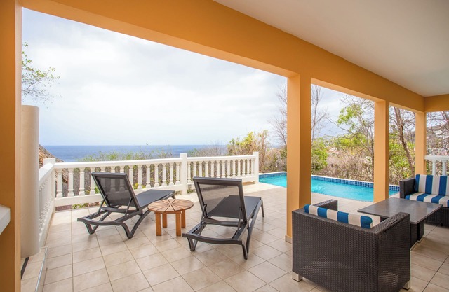 Holiday Home Gran Veranda with private pool and ocean view, Coral Estate