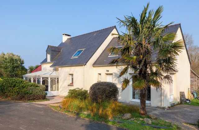 Casa de vacaciones 'Grande Maison À 5min Des Plages' con piscina compartida y jardín privado