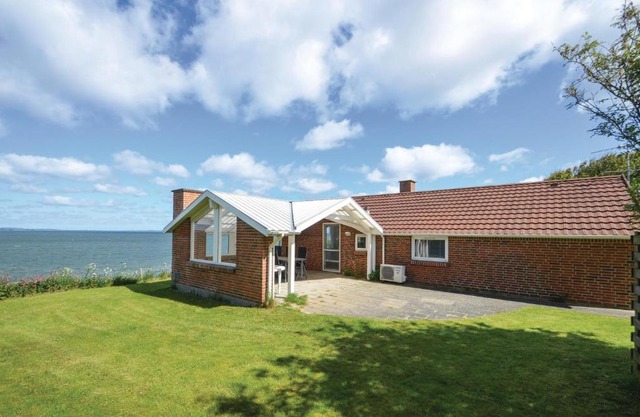 Holiday Home Grynderup Strand Roslev