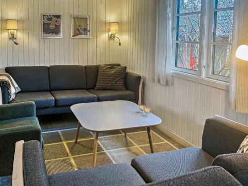 Holiday Home Gubbe - 300m from the sea by Interhome