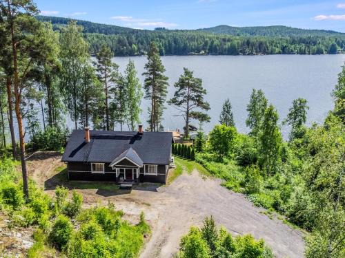 Holiday Home Hanhenpesä by Interhome