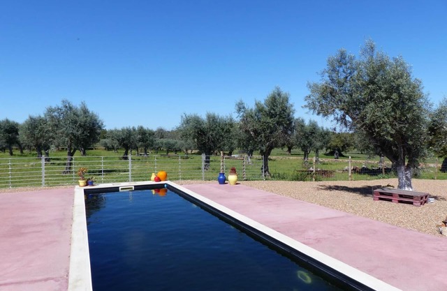Casa Vacacional 'Herdade Da Carapuça' con Vista a la Montaña, Piscina Privada y Wi-Fi