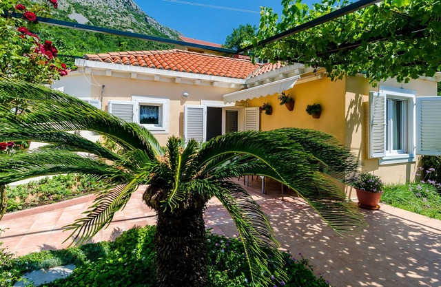 Holiday Home Hope - Casa de vacaciones de un dormitorio con terraza y vista al río