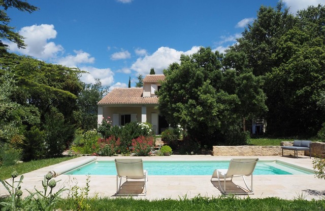 Casa con piscina privada y jardín