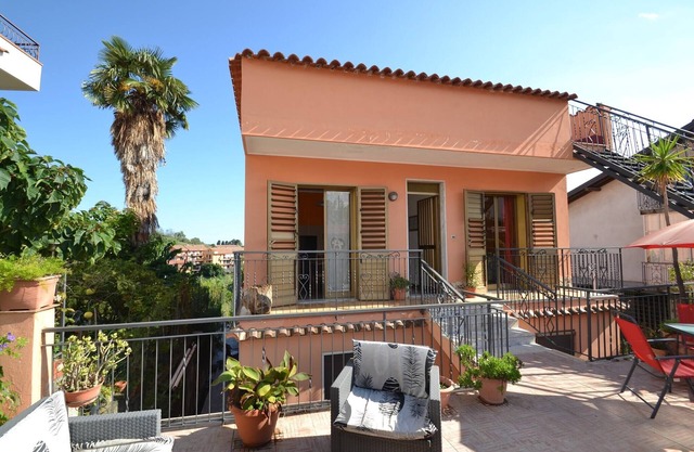 Casa de vacaciones en Giardini Naxos cerca del mar