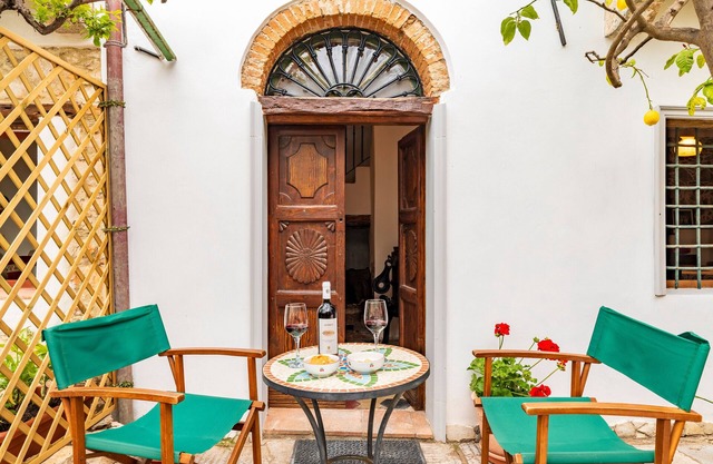 Casa de vacaciones 'Il Borgo - Casa Ottocentesca' con vistas a la montaña, terraza privada y Wi-Fi