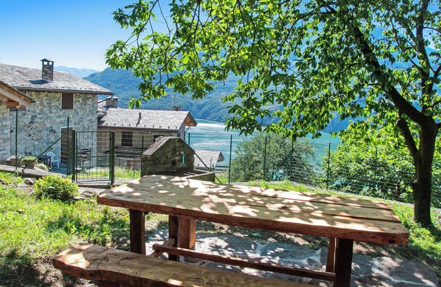 Casa de vacaciones Il ciliegio sul lago con vistas al lago, terraza y jardín