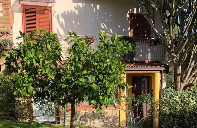 Casa de vacaciones 'Il Vicolo Casa Vacanze - Glicine' con vistas al mar, Wi-Fi y aire acondicionado