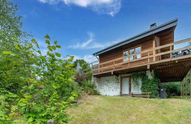 Casa de vacaciones en Biטvre con jardםn