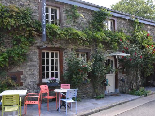 Holiday home in Bièvre near town center