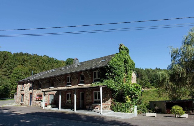 Gran casa en Borgoumont con jacuzzi y gran jardín