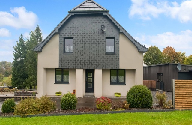 Casa con gimnasio en Bullingen
