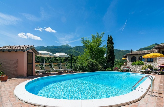 Casa en Cagli con Vista a la Piscina