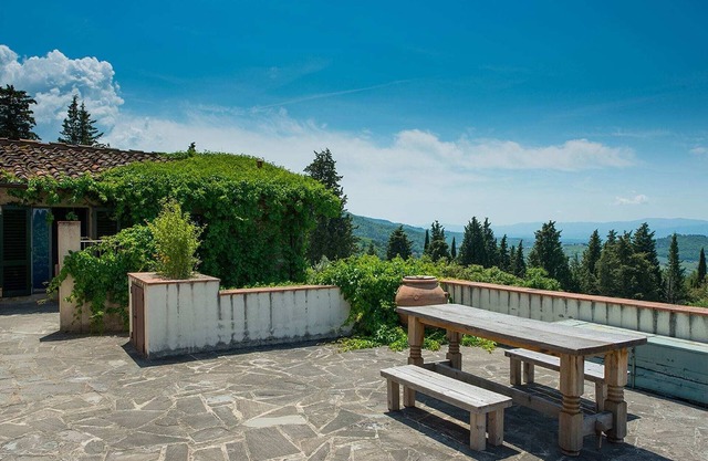 Soleada casa de vacaciones con piscina y sauna