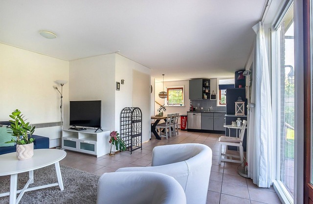 Casa en Grou con Jacuzzi y Terraza
