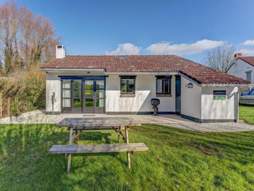 Holiday home in Heuvelland with garden