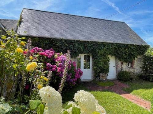 Holiday home in Houtteville with garden