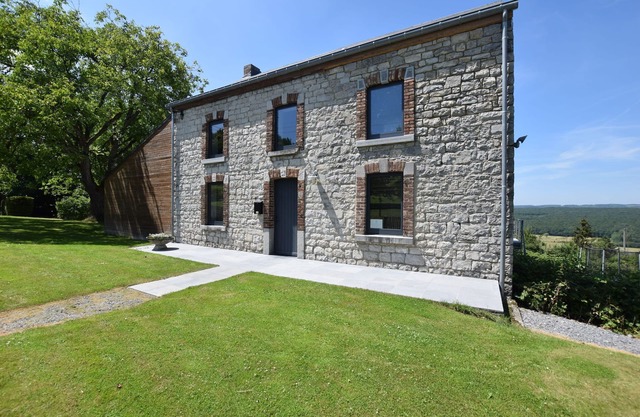 Casa en Humain con BBQ y Vistas Naturales