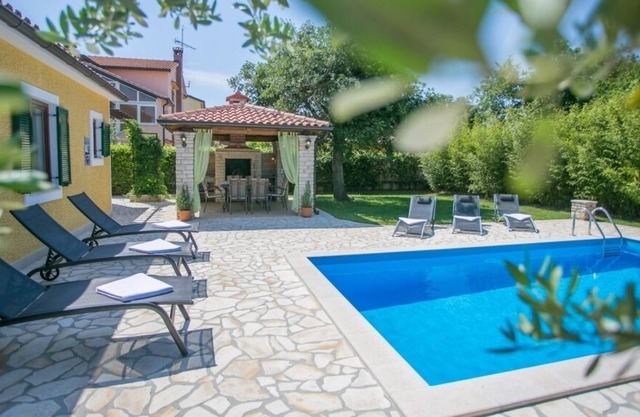 Casa de vacaciones en Kadumi con Acondicionador, WIFI, Lavadora, Lavavajillas (625-1)