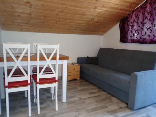 Holiday Home in Kolczewo with Lake Access