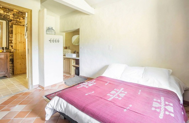 Casa en Mazeyrolles con jardín