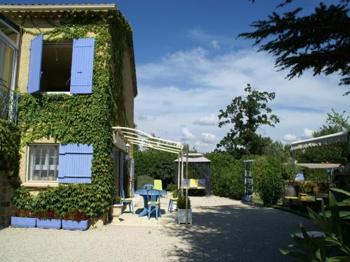 Holiday Home in Piolenc near Roman Orange