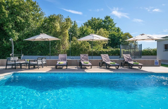 Casa en Prodol con piscina privada
