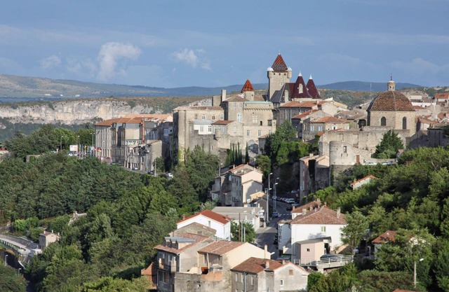 Casa de vacaciones en Ardèche con 2 terrazas y maravillosas vistas al valle.
