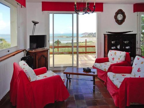 Holiday Home in Trébeurden with Sea View, cleaning included