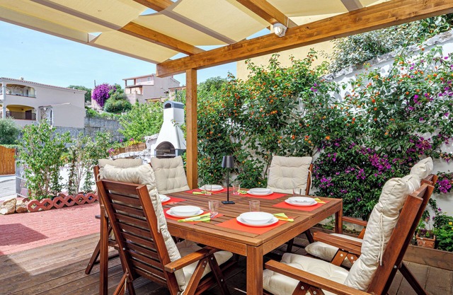 Casa de vacaciones 'Is Arutas' con terraza privada, Wi-Fi y aire acondicionado