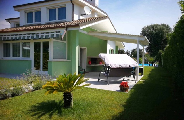 Casa vacacional con gran jardín cerrado