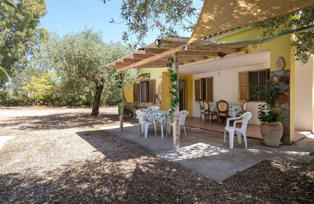 Holiday Home 'Quadrilocale' with Private Terrace and Shared Garden