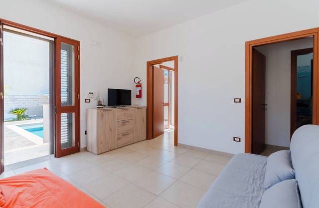 Casa de vacaciones 'Jox House 102' con piscina compartida, Wi-Fi y aire acondicionado