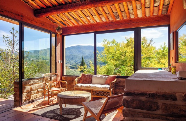 Casa de vacaciones 'La Bastide Des Oliviers' con vistas a la montaña, Wi-Fi y aire acondicionado