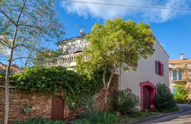 Holiday Home "La Maison D'Abel" with Private Terrace, Private Garden and Wi-Fi
