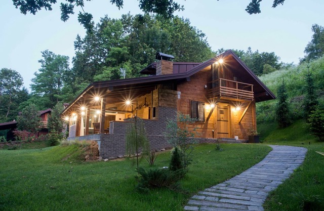 Chalet en Lasinja con jardםn
