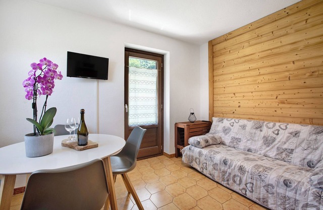 Casa de vacaciones 'Le Cré Appartamento 4' con vistas a la montaña, jardín compartido y Wi-Fi