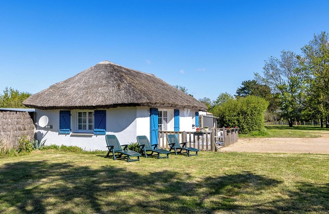 Casita de campo "Le Gîte De Château Trompette" con terraza privada, jardín privado y Wi-Fi