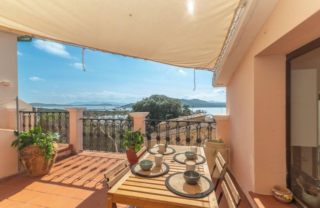Casa de vacaciones 'Le Giare 2' con vistas al mar, terraza privada y aire acondicionado