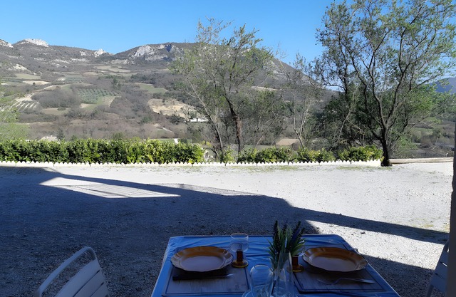 Casa de vacaciones 'Le Petit Tilleul' con vistas a la montaña, Wi-Fi y aire acondicionado