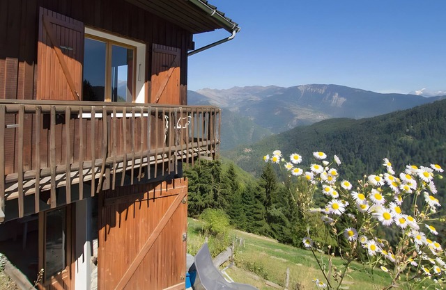 Casa de vacaciones 'Le Plan Du Fruit' con vistas a la montaña, terraza privada y jardín privado