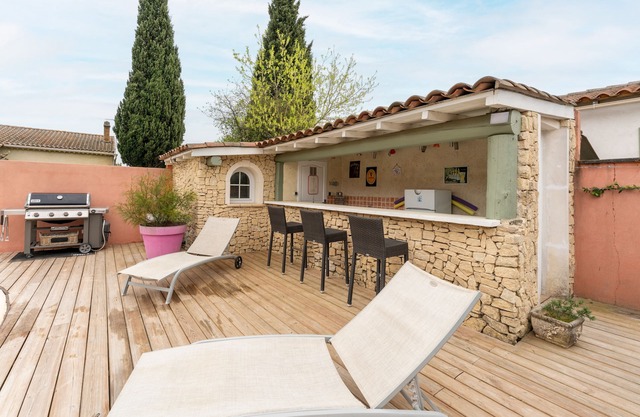 Casa de vacaciones 'Les Dames De Molleges' con vistas a la montaña, Wi-Fi y aire acondicionado