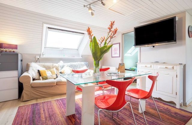 Casa de vacaciones 'Les Géraniums À 800m Plage' con terraza privada, jardín compartido y Wi-Fi