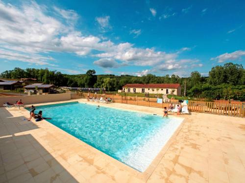 Holiday Home Les Hameaux de Pomette-Chalet 4 pers- by Interhome