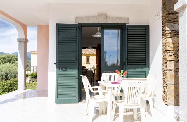 Casa de vacaciones 'Limpiddu 1' con vistas a la montaña, jardín compartido y balcón