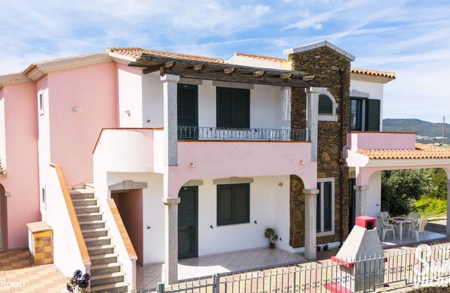 Casa de vacaciones 'Limpiddu 5' con vistas a la montaña y jardín compartido