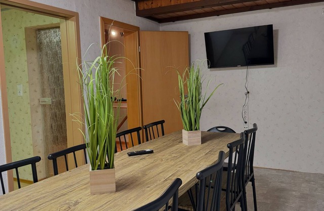 Casa de vacaciones 'M B Homes Pfullingen 2' con terraza privada, jardín privado y Wi-Fi